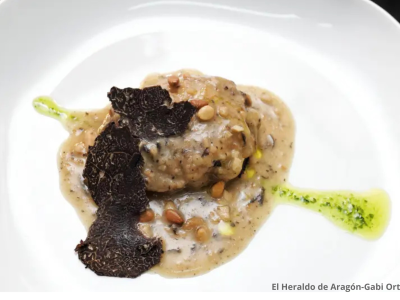 Pencas de acelga rellenas de foie y trufa del chef Lorenzo Escartín